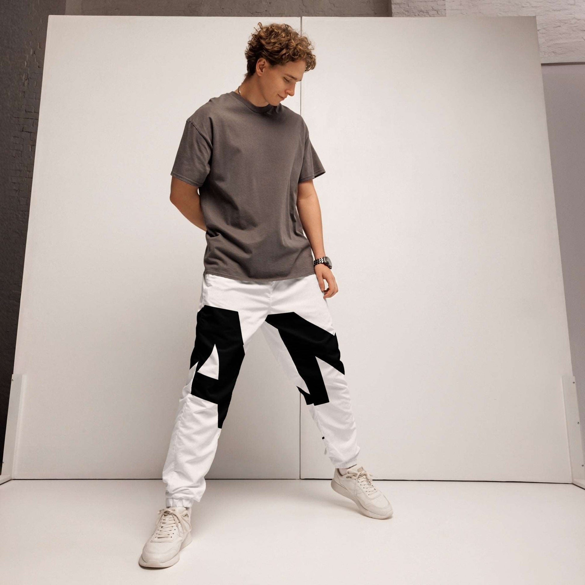 AIM | Unisex track pants
"Men's joggers with elastic cuffs"
"Men's jogger pants with mesh lining"
"Men's eco-conscious sweatpants"
"Men's hybrid joggers"
"Men's soft-touch sweatpants"
"Men's ultra-light joggers"
"Men's fleece-lined sweatpants"
"Men's breathable mesh joggers"
"Men's joggers with contrast panels"
"Men's durable cotton sweatpants"
"Men's thermal jogger pants"
"Men's tailored sweatpants"
"Men's tech fabric joggers"
"Men's ribbed cuff joggers"
"Men's minimalist design joggers"